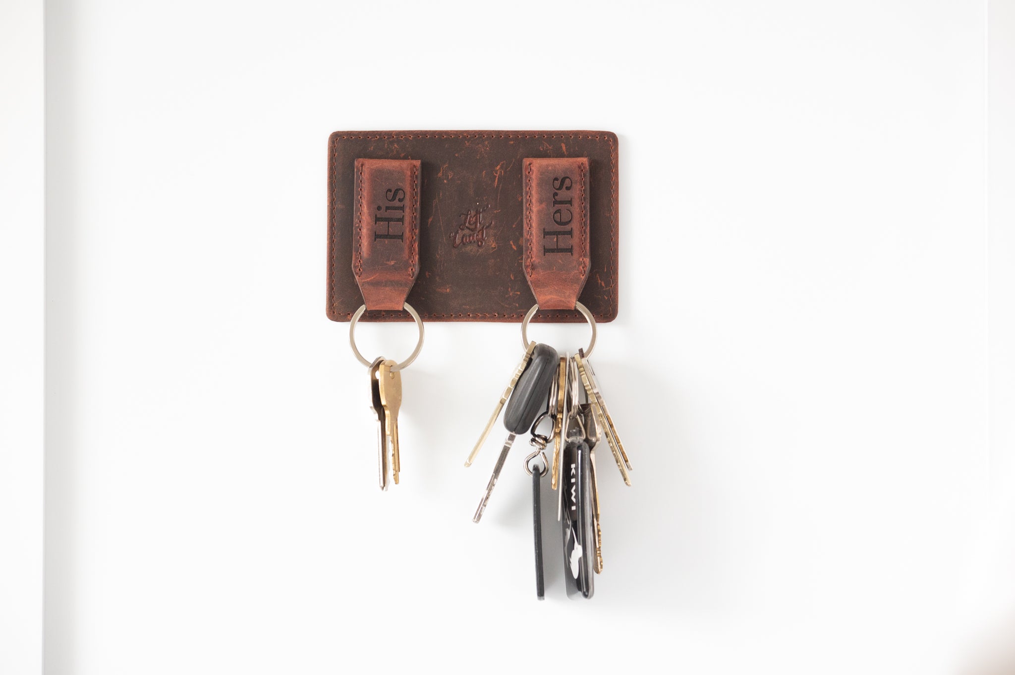 Personalized Wall Mounted Magnetic Leather Keychain - The Key West