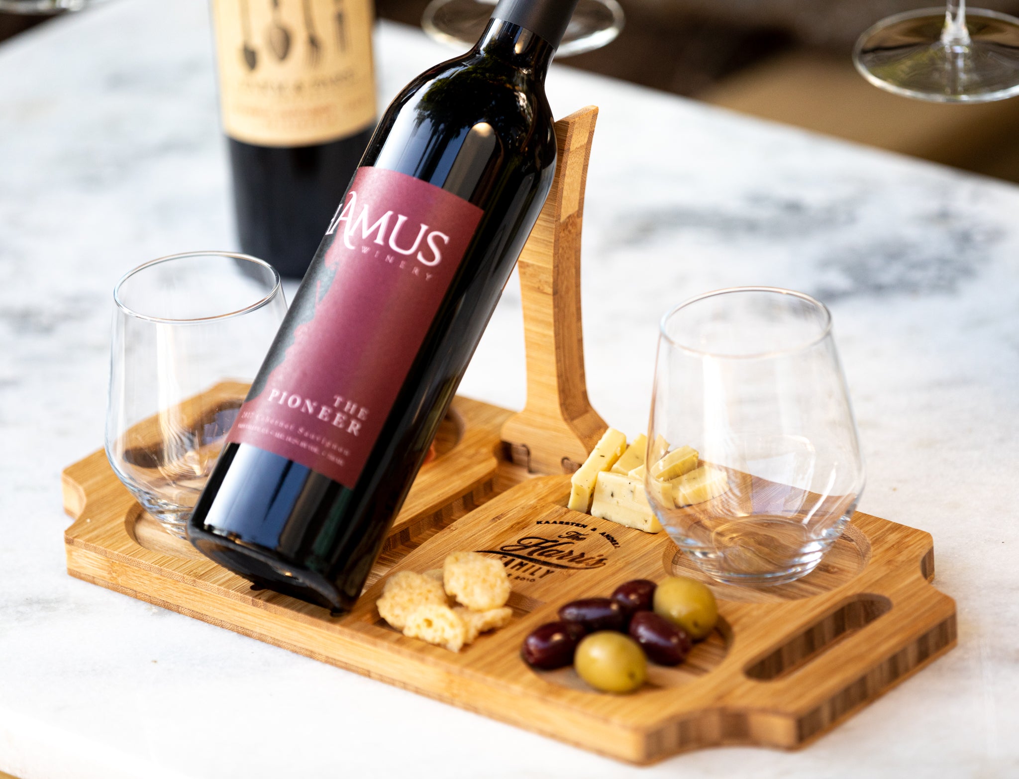 Sommelier Presentation Board & Levitating Stand Gift Set