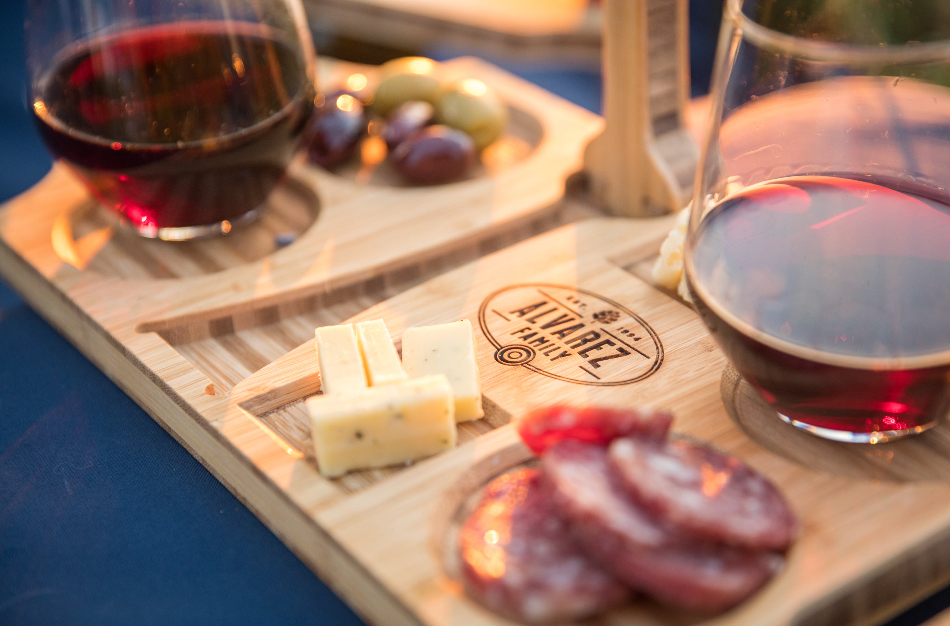 Sommelier Presentation Board & Levitating Stand Gift Set