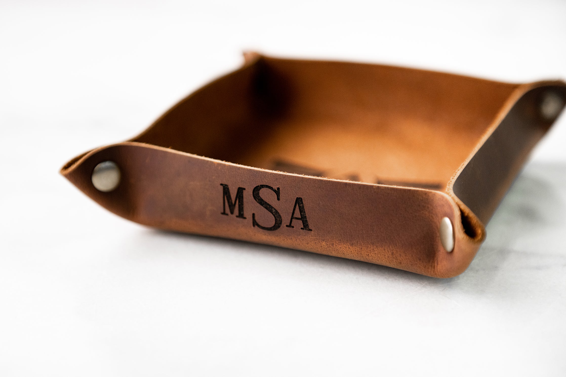 The Melbourne Personalized Leather Snap Valet